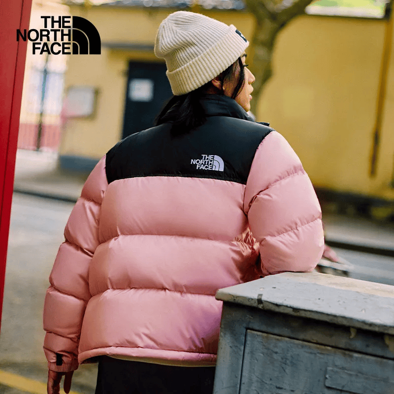 羽绒服又轻又暖还防水防污怎么搭都帅炸街！麻将胡了网址新文案 潮人、明星都在穿的(图2)