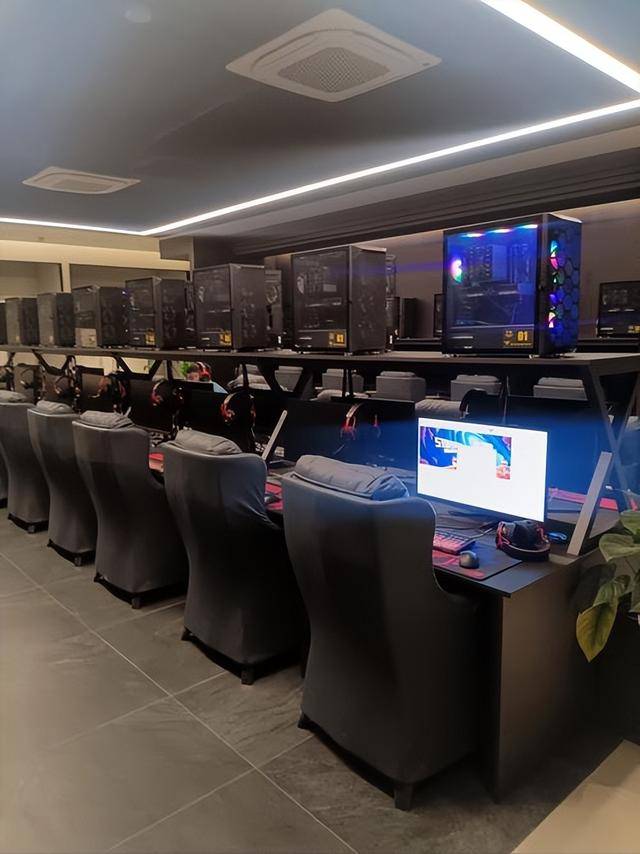 乎“消失”的网吧为何忽然复活了？麻将胡了2从人满为患到接连倒闭几(图3)