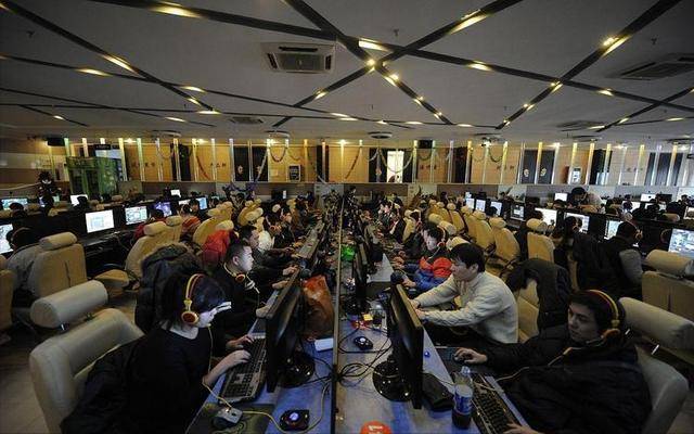 乎“消失”的网吧为何忽然复活了？麻将胡了2从人满为患到接连倒闭几(图9)