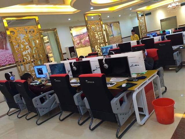 乎“消失”的网吧为何忽然复活了？麻将胡了2从人满为患到接连倒闭几(图14)