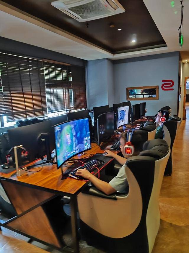 乎“消失”的网吧为何忽然复活了？麻将胡了2从人满为患到接连倒闭几(图16)